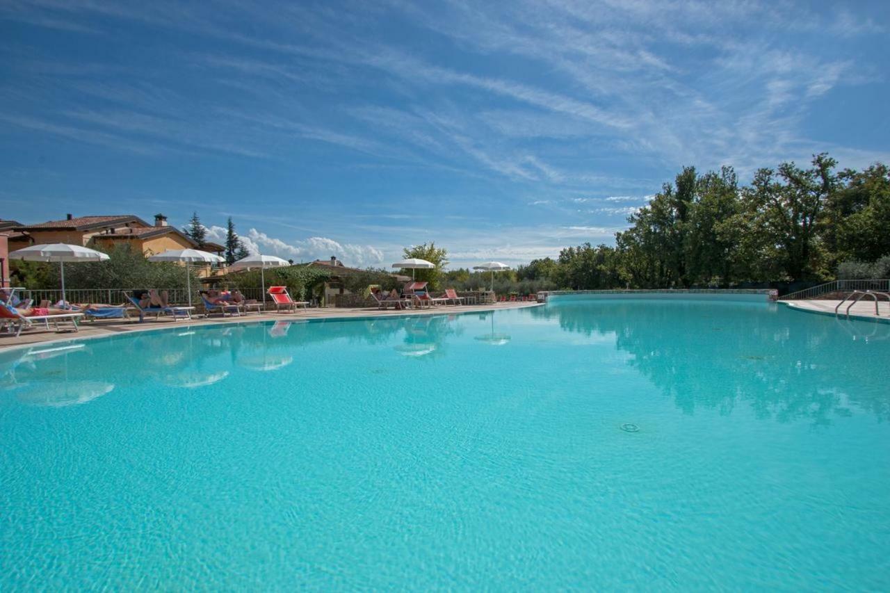 Blu & Green Appartment Manerba del Garda Bagian luar foto