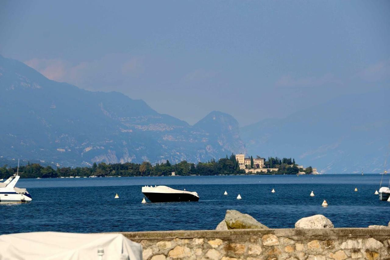 Blu & Green Appartment Manerba del Garda Bagian luar foto